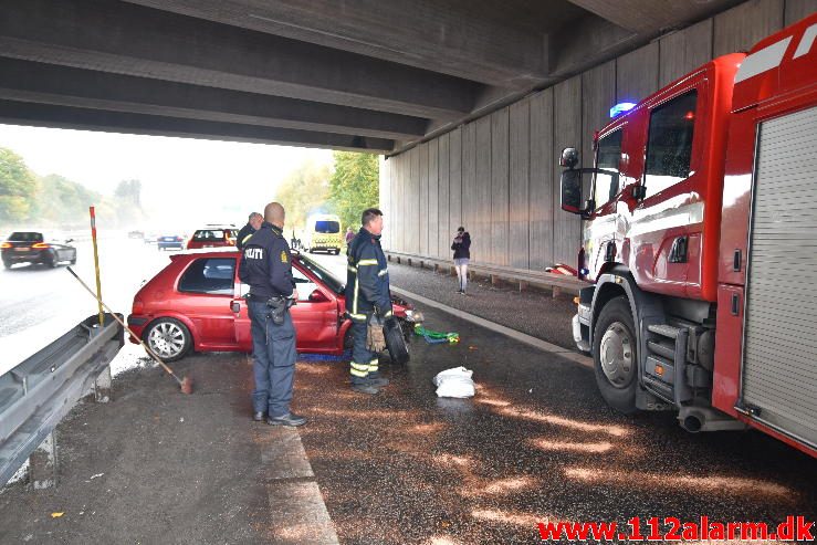 FUH med Fastklemte. Motorvejen ved Vejle. 21/10-2016. Kl. 15:29.