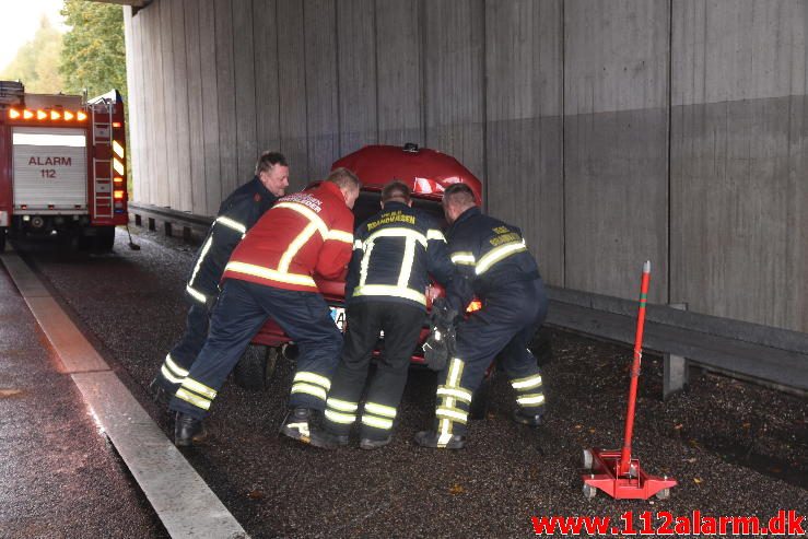 FUH med Fastklemte. Motorvejen ved Vejle. 21/10-2016. Kl. 15:29.