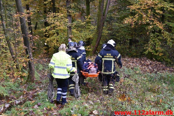 Redning / Skrænt. Tuja Alle oppe i Vejle. 27/10-2016. Kl. 13:26.