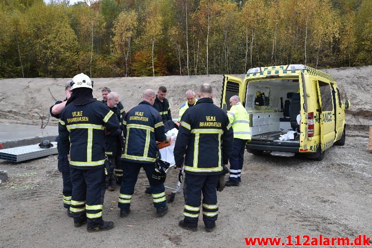 Redning / Skrænt. Tuja Alle oppe i Vejle. 27/10-2016. Kl. 13:26.