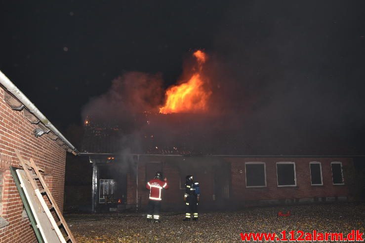 Brand i Villa. Johannebjergparken i Vejle Øst. 01/11-2016. Kl. 21:59.