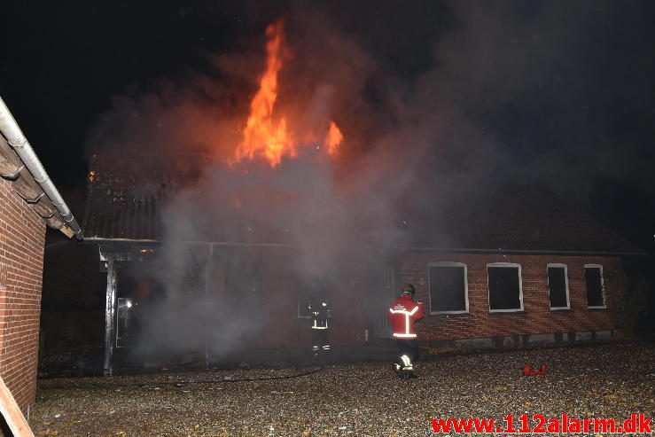 Brand i Villa. Johannebjergparken i Vejle Øst. 01/11-2016. Kl. 21:59.