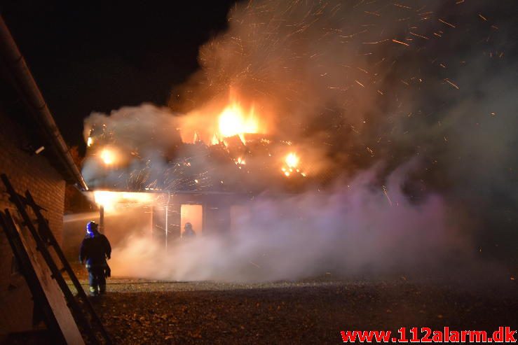 Brand i Villa. Johannebjergparken i Vejle Øst. 01/11-2016. Kl. 21:59.