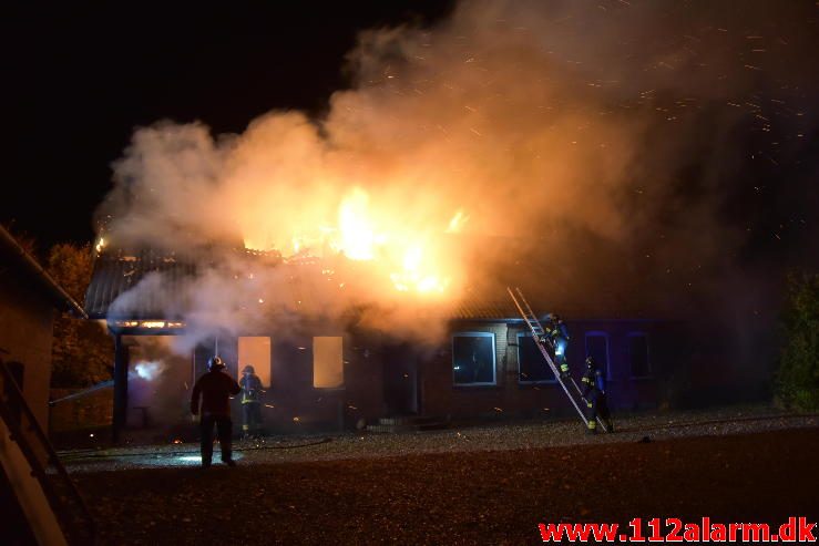 Brand i Villa. Johannebjergparken i Vejle Øst. 01/11-2016. Kl. 21:59.