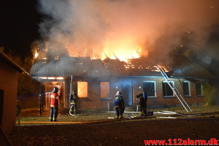Brand i Villa. Johannebjergparken i Vejle Øst. 01/11-2016. Kl. 21:59.