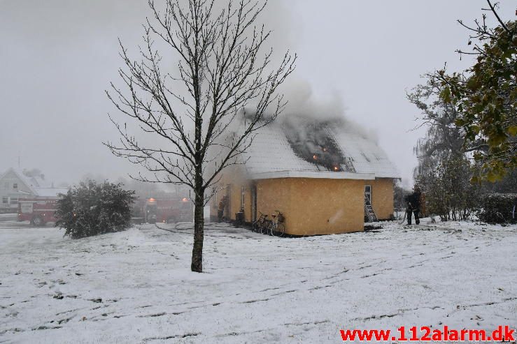 Brand i Villa. Sønderskovvej i Andkær. 09/11-2016. Kl. 15:59.