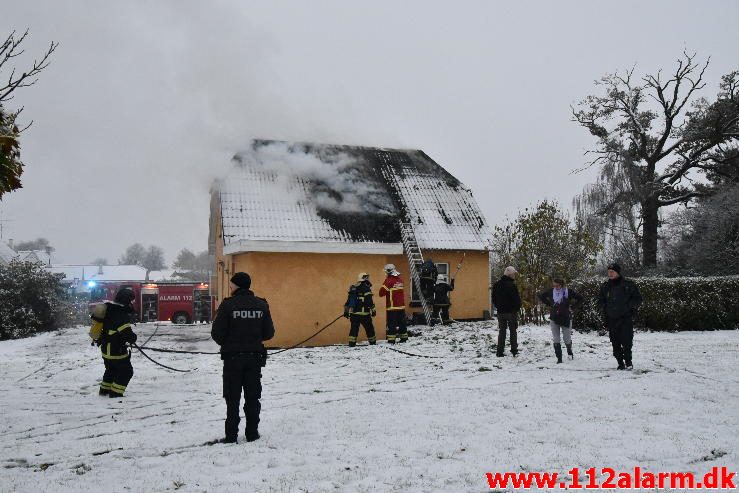 Brand i Villa. Sønderskovvej i Andkær. 09/11-2016. Kl. 15:59.