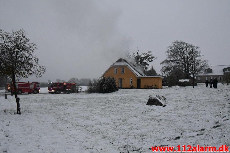 Brand i Villa. Sønderskovvej i Andkær. 09/11-2016. Kl. 15:59.