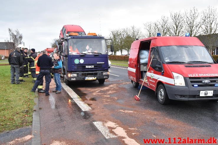 Str. forurening-Olieudslip. Torvegade 25 i Tørring. 17/11-2016. Kl. 14:18.