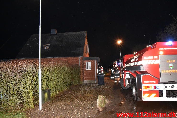 Brand i Villa. Hvejselvej i Hvejsel. 25/11-2016. Kl. 23:56.