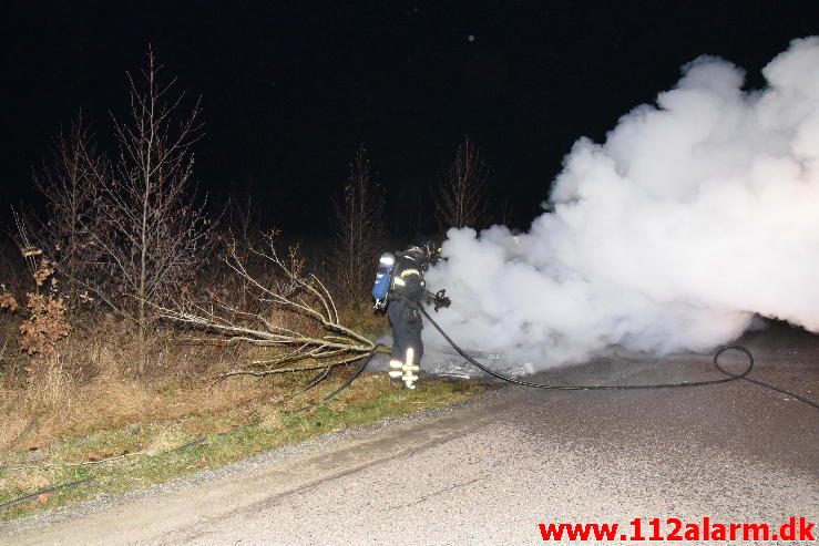 Bilbrand. Højgårdvej ved Vejle. 28/11-2016. Kl. 21:17.