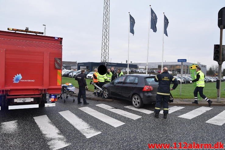 Trafikuheld med forurening. Horsensvej i Vejle. 13/12-2016. Kl. 13:03.