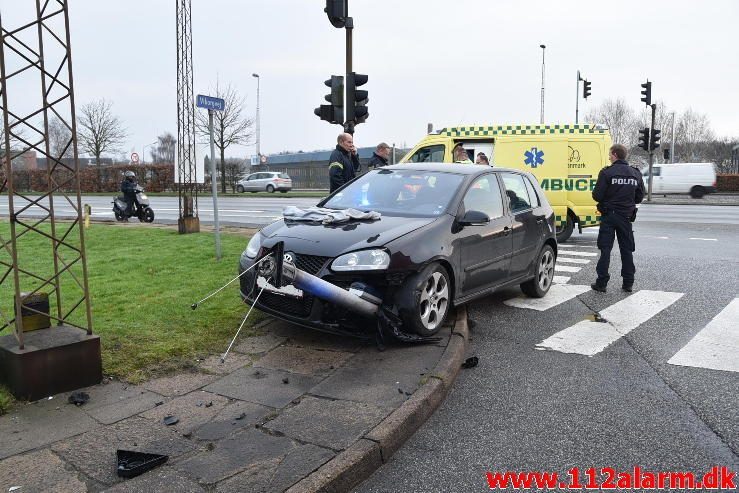 Trafikuheld med forurening. Horsensvej i Vejle. 13/12-2016. Kl. 13:03.