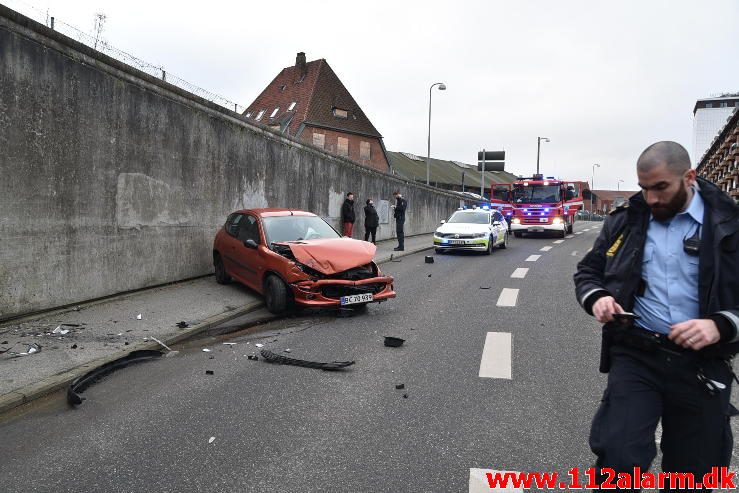 2 personer stal af efter uheldet. Gl. Havnen i Vejle. 15/12-2016. Kl. 14:09.