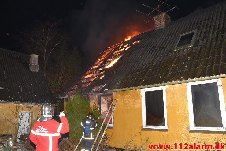 Brand i hus/villa. Grønlandsvej 292 i Vejle. 22/12-2016. Kl. 22:16.