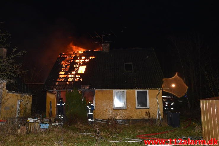 Brand i hus/villa. Grønlandsvej 292 i Vejle. 22/12-2016. Kl. 22:16.