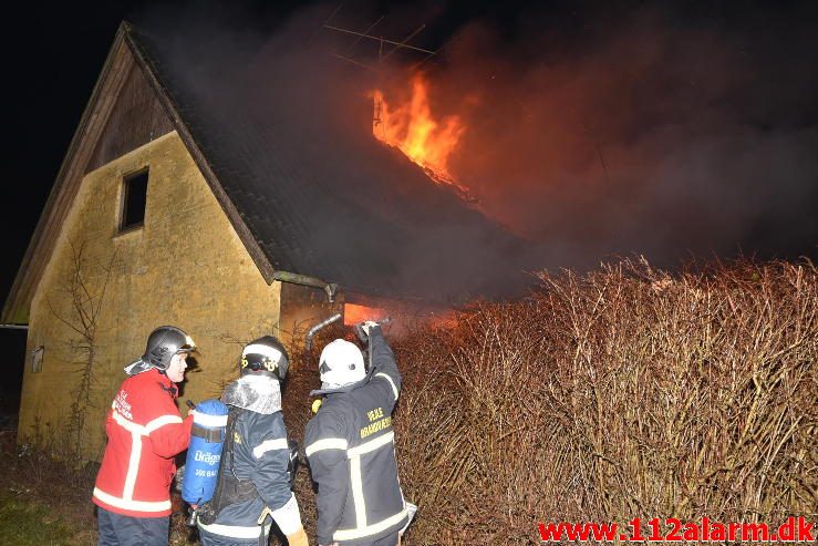 Brand i hus/villa. Grønlandsvej 292 i Vejle. 22/12-2016. Kl. 22:16.