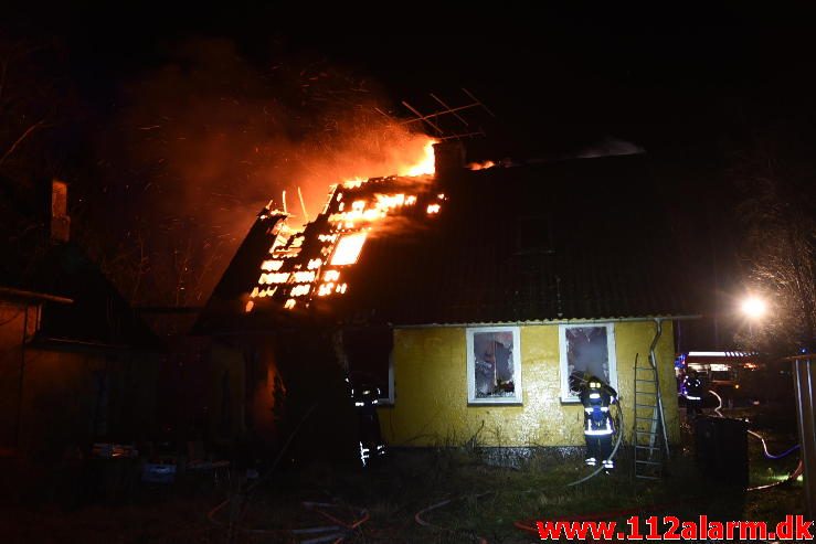 Brand i hus/villa. Grønlandsvej 292 i Vejle. 22/12-2016. Kl. 22:16.