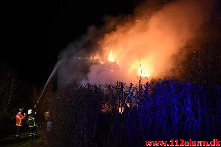 Brand i hus/villa. Grønlandsvej 292 i Vejle. 22/12-2016. Kl. 22:16.