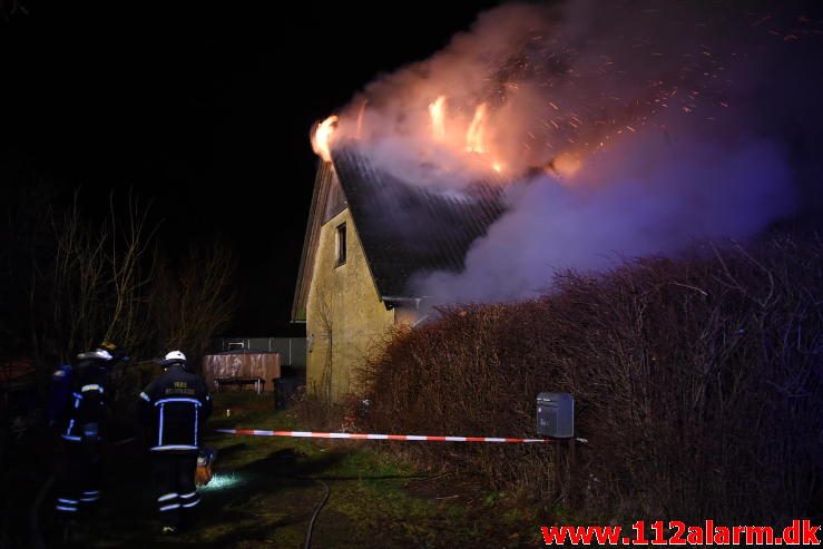 Brand i hus/villa. Grønlandsvej 292 i Vejle. 22/12-2016. Kl. 22:16.