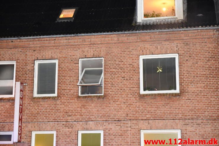 Brand i Etageejendom. Vardevej 54 i Vejle. 24/12-2016. 23:22.