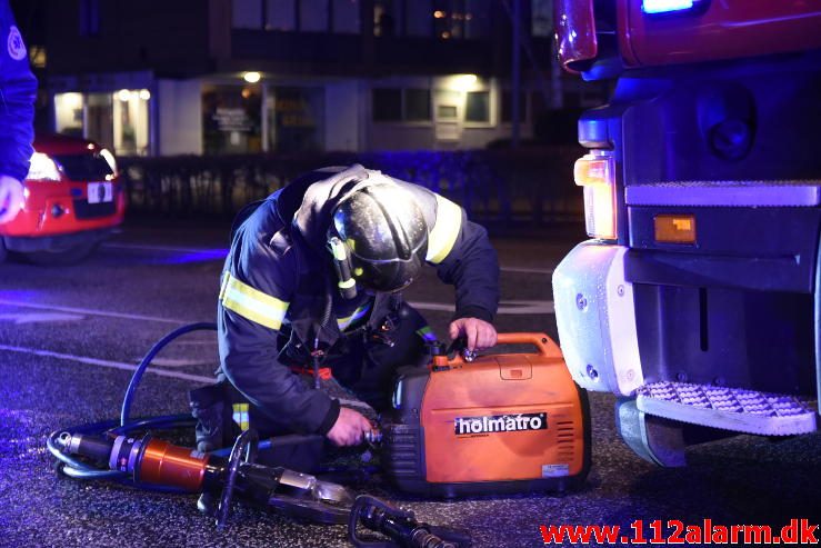 FUH med Fastklemte. Horsensvej i Vejle. 29/12-2016. Kl. 19:39.