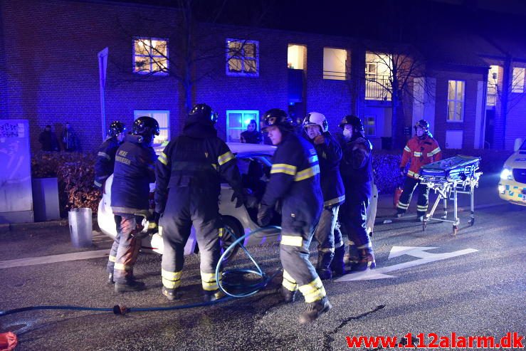 FUH med Fastklemte. Horsensvej i Vejle. 29/12-2016. Kl. 19:39.