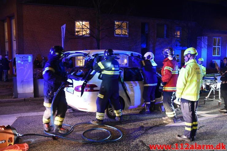 FUH med Fastklemte. Horsensvej i Vejle. 29/12-2016. Kl. 19:39.