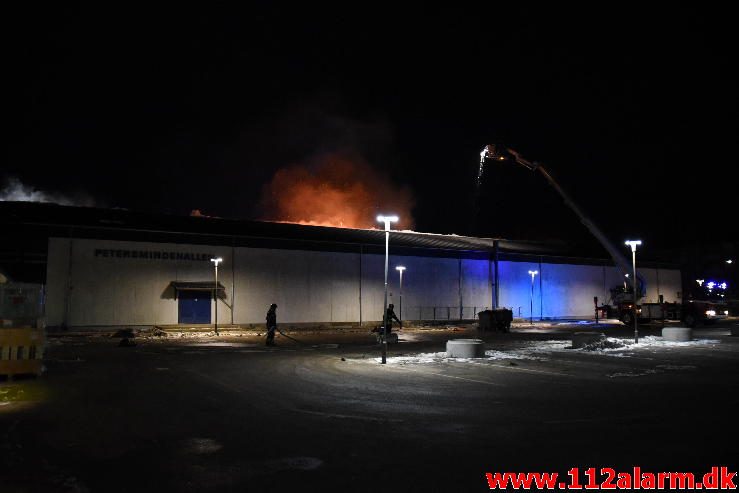 Petermindehallen brændt ned til grunden. Petersmindevej i Vejle. 13/02-2017. Kl. 0010.