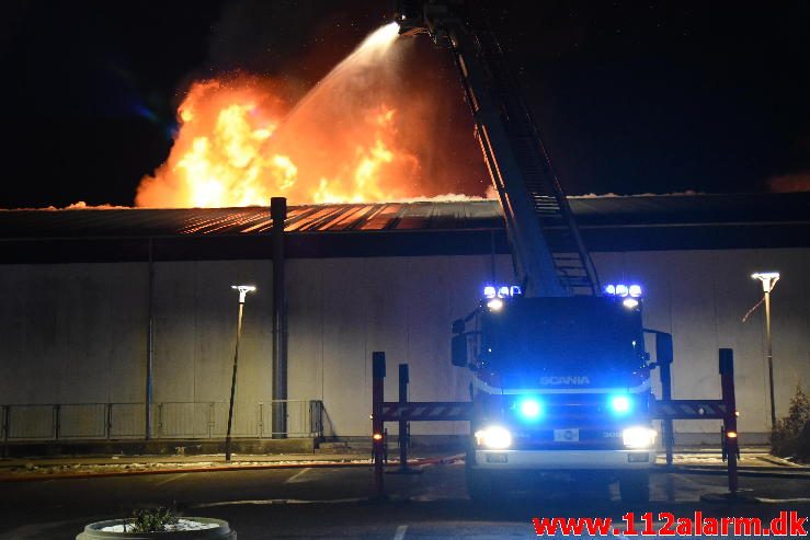 Petermindehallen brændt ned til grunden. Petersmindevej i Vejle. 13/02-2017. Kl. 0010.