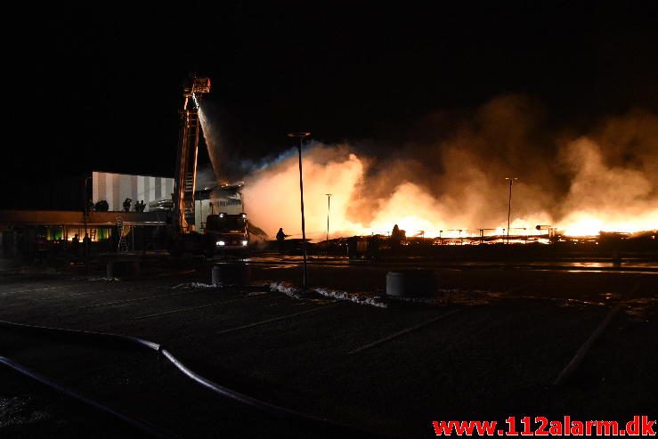 Petermindehallen brændt ned til grunden. Petersmindevej i Vejle. 13/02-2017. Kl. 0010.
