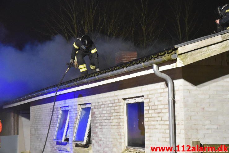 Brand i Villa Fløjstrupvej i Vindelev 27/03-2017. Kl. 21:32.