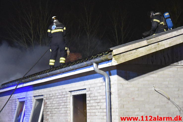 Brand i Villa Fløjstrupvej i Vindelev 27/03-2017. Kl. 21:32.