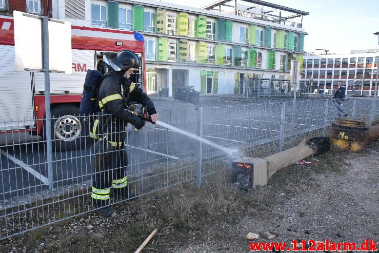 Mindre Brand. Havneparken 11 i Vejle. 27/03-2017. Kl. 17:52.