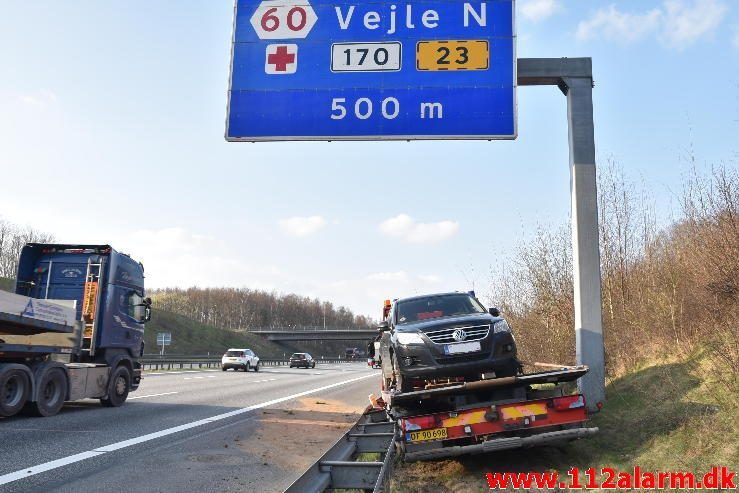 Mindre Trafikuheld. Motorvejen E45 ved broen. 04/04-2017. Kl. 16:25.