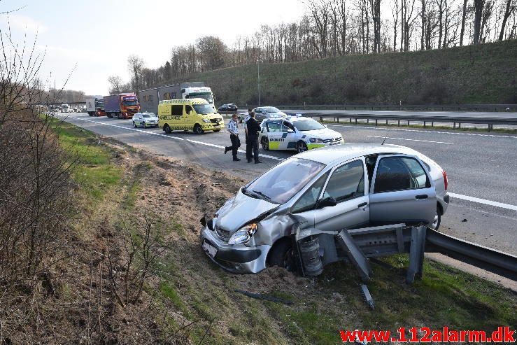 Mindre Trafikuheld. Motorvejen E45 ved broen. 04/04-2017. Kl. 16:25.