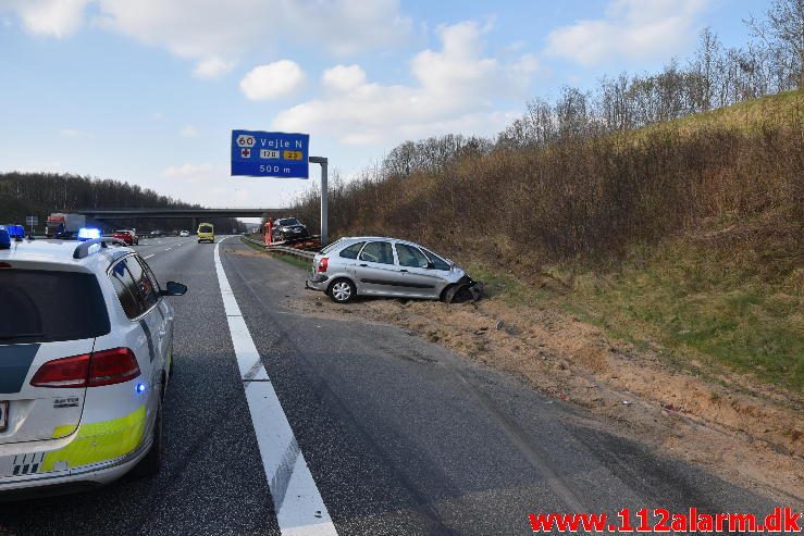 Mindre Trafikuheld. Motorvejen E45 ved broen. 04/04-2017. Kl. 16:25.