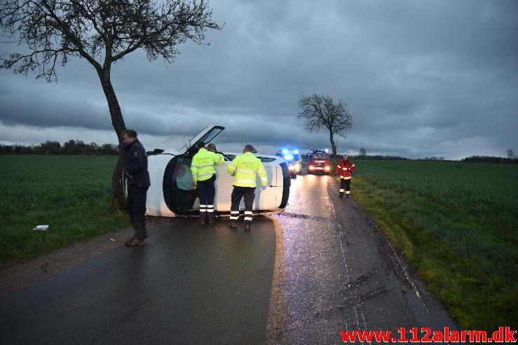 Mindre trafikuheld. Høllundvej ved Jerlev. 17/04-2017. Kl. 20:21.