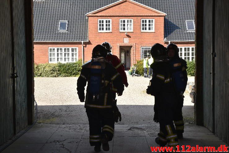 Gårdbrand. Nederbyvej i Skærup. 23/04-2017. Kl. 16:32.