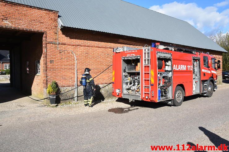 Gårdbrand. Nederbyvej i Skærup. 23/04-2017. Kl. 16:32.