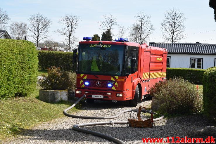 Brand i Kolonihavehus. Løvsangerstien i Vejle. 02/05-2017. Kl. 11:26.