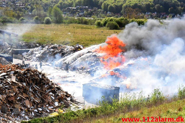 Brand – industri. Vestre Engvej i Vejle. 08/05-2017. Kl. 09:21.