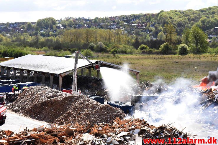 Brand – industri. Vestre Engvej i Vejle. 08/05-2017. Kl. 09:21.