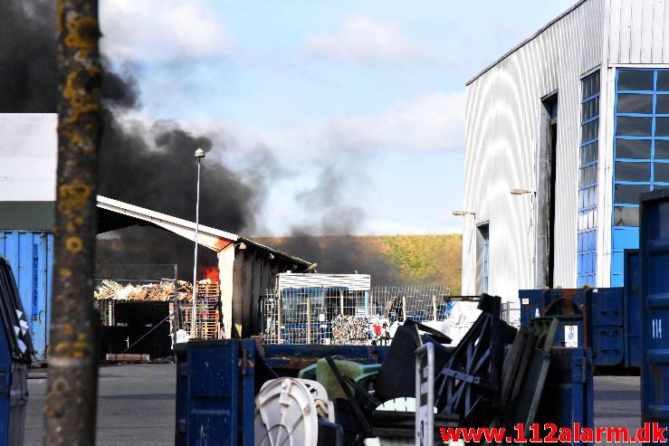 Brand – industri. Vestre Engvej i Vejle. 08/05-2017. Kl. 09:21.