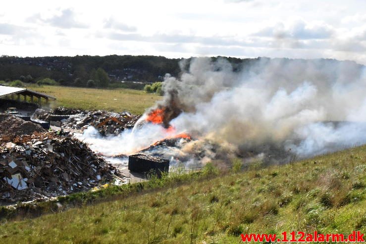 Brand – industri. Vestre Engvej i Vejle. 08/05-2017. Kl. 09:21.