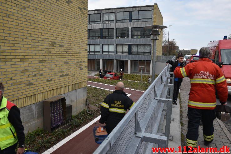 FUH med fastklemt. Løget Høj 15 c i Vejle. 11/05-2017. Kl. 14:19.