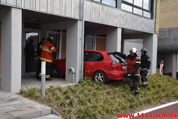 FUH med fastklemt. Løget Høj 15 c i Vejle. 11/05-2017. Kl. 14:19.