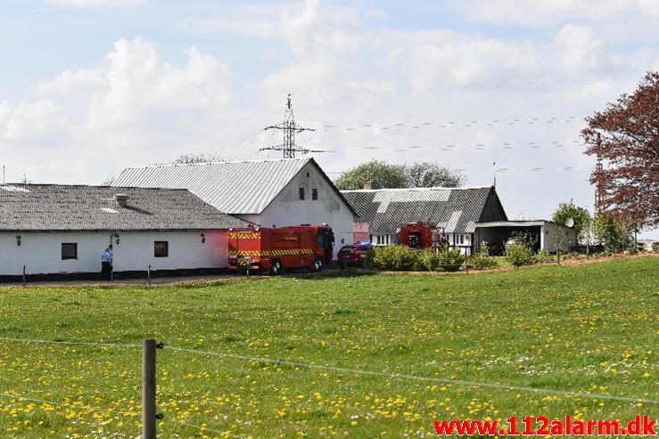 Bygn.brand-Villa. Jennumvej ved Bredsten. 14/05-2017. Kl. 16:20.