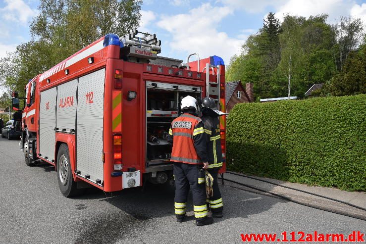 Brand i villa. Høgsholtvej i Vejle. 14/05-2017. Kl. 15:24.