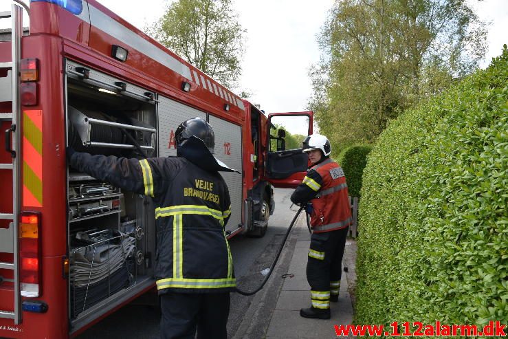 Brand i villa. Høgsholtvej i Vejle. 14/05-2017. Kl. 15:24.